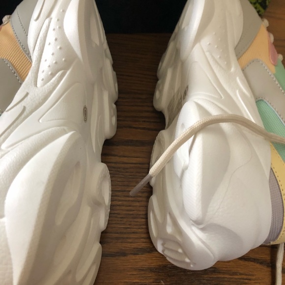 NWT  CAPE ROBBIN Zagnee Nude Pastel Accented Tennis Shoes  Size 9  They run sm - Picture 3 of 4